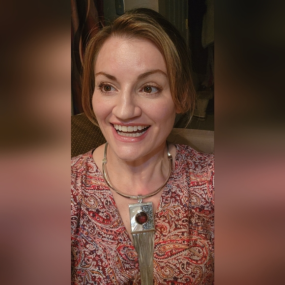 Meet your Posher, Mari - Picture 5 of 9